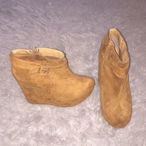 High Platform Soda Wedges